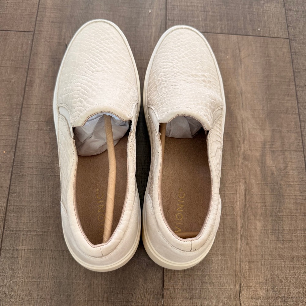 NWOT Vionic Women Cream Snake Embossed Leather Platform Slip On Sneakers Size 12